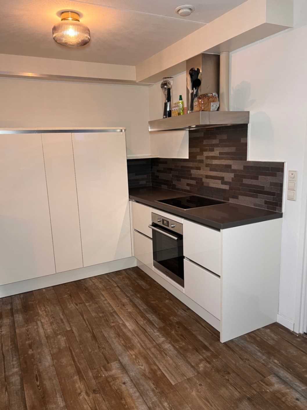 Vóór – RM30 Pastel Olijf Groen & NE70 Beige Marble Onyx Gold